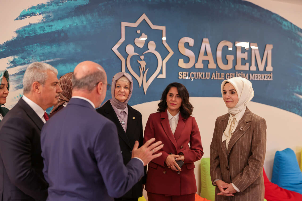 Bakan Göktaş, Konya’daki merkezi Türkiye’ye örnek gösterdi 9